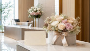 会社周年や創立記念の花ギフトに添えるメッセージカードの生成イメージ