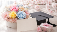 卒業祝いと入学祝いに添えるメッセージカードと花ギフトの生成イメージ