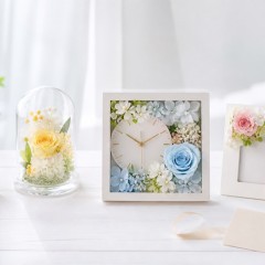 ドーム、ボックス、花時計、フレーム型のプリザーブドフラワーを並べたギフト選びのイメージ